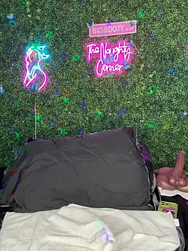 Webcam Model (RenaThickAss)  is live.Free join now!