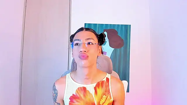 sofiaa_grey_ - Sofiaa_grey_'s free webcam - UK Sex Cams