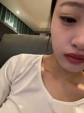 美女MengMeng0515在线直播