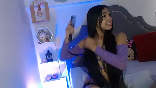 pocahontamoon - Pocahontamoon's free webcam - UK Sex Cams