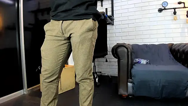 italomoore - ItaloMoore's free webcam - UK Sex Cams