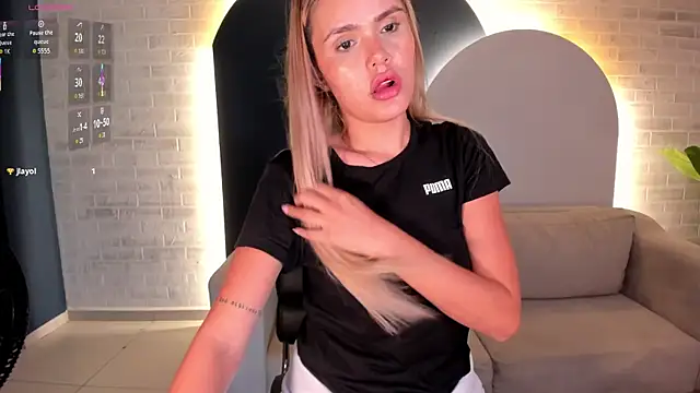 rossirivers - RossiRivers's free webcam - UK Sex Cams