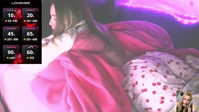 blondiewithanass - Blondiewithanass's free webcam - UK Sex Cams