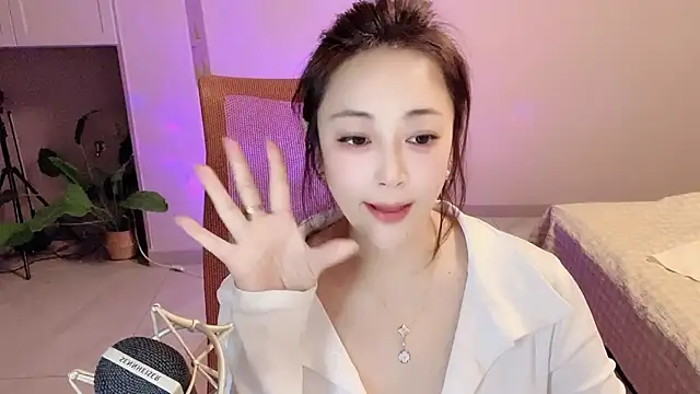 Daisy-77 live sex cam