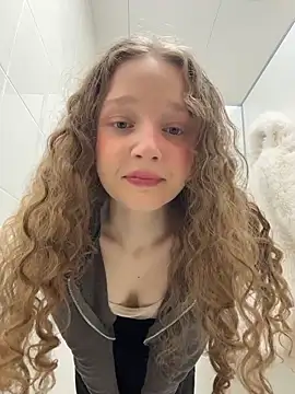 outside_rosy live sex cam