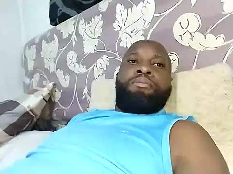 stallion100 (Ask my age) - Stretch my ass with cucumber🍆