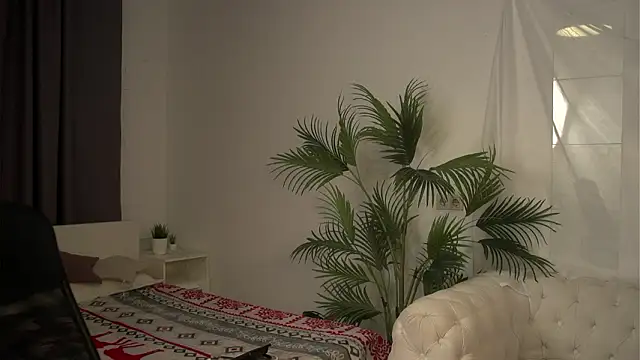 olivia_farrell (F young) - make the dress shorter and tease