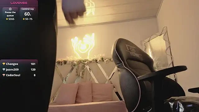 zury_tay (F teen) - PLUG IN ASS