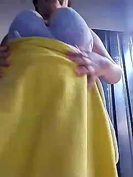 margareth__ (F teen) - Stand up + cute spin