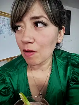 tata_sanz_ (Ask my age) - Play pussy shhhh