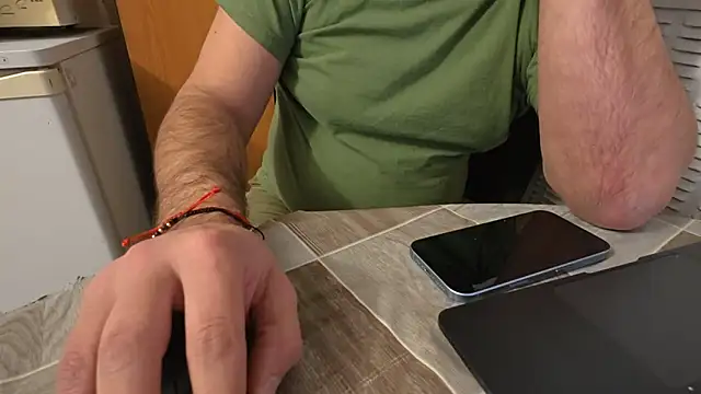 tarkan1 (Ask my age) - Flash dick