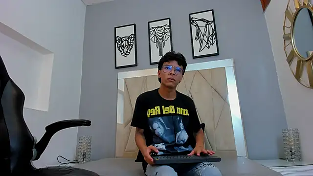 adams_bobby (M twink) - cum show 🍆💦