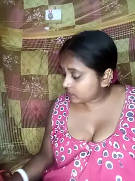 night-queen5 (F young) - Boobs show sucking