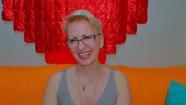 iamyourdream89 (F mature) - Controlling my toy for 10 minutes