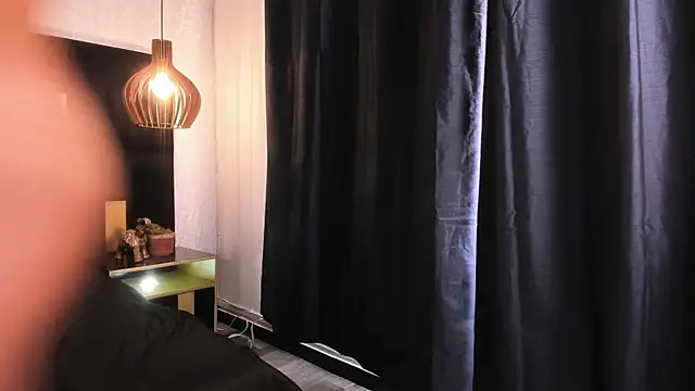 Lucio__Fox live sex cam