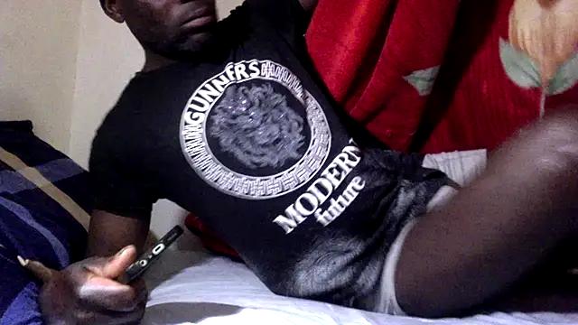 Kwasi-a live sex cam