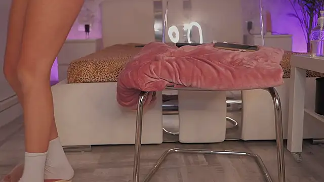 diamondavaaaaaa (F young) - day off here