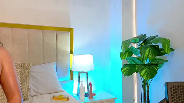 anastasia_gb (F teen) - 💦 super squirt on your face 💦