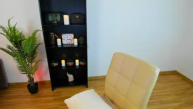 khloe_starrr (F young) - Make my pussy to explode!