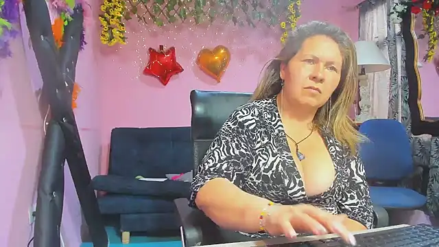 lesbiancuple live sex cam