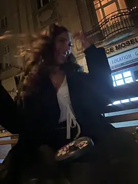 Amani_thewolf Live Webcam on Stripchat