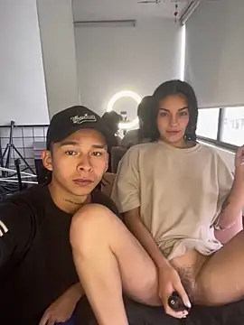 bliinkii_and_luka_ webcam