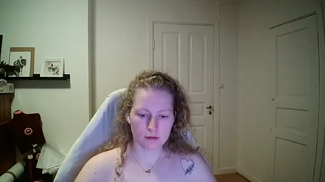 girlnina-1995 - Girlnina-1995's free webcam - UK Sex Cams