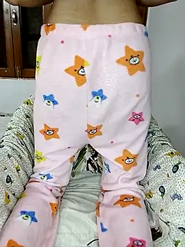 miss_raavy (F young) - Fingering in Ass