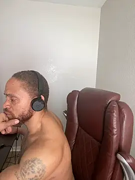 fathero1time (M mature) - 4000 Tokens and I bust this nut 💰💰💰