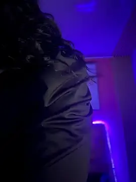 sasha-18 - Sasha-18's free webcam - UK Sex Cams