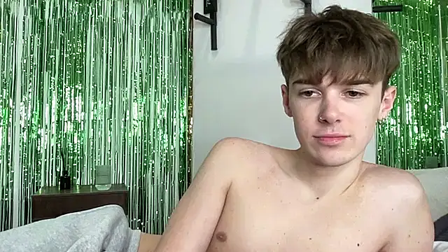 YourMilkyGuy's live cam