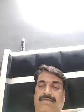 mystery3959 (Ask my age) - Romantic meet vibes