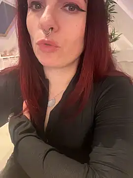 lunamoongirl (F milf) - 🔥Suck dildo + topless🔥
