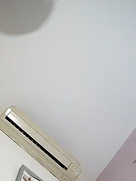 Webcam Model (Molly_newman6) is live