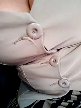 luianna - Luianna's free webcam - UK Sex Cams