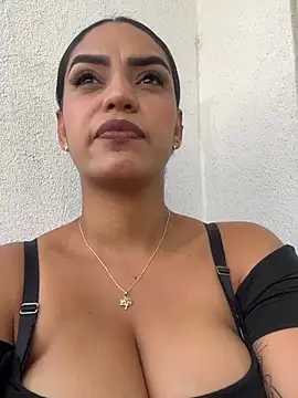 sara-77 (G young) - Oil tits 🩷😈