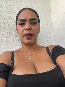 sara-77 (G young) - Oil tits 🩷😈