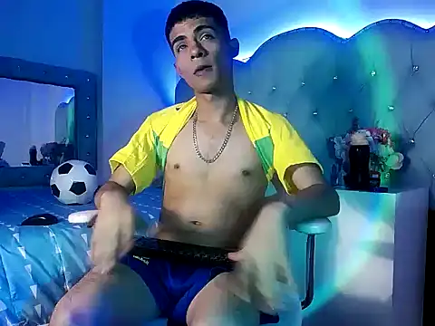 Apolo_Richards webcam