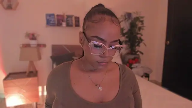 yarirose (F young) - fuck my pussy plss 🔥🤤🤤