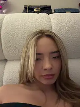 Webcam Model (Irina_Grant)  is live.Free join now!