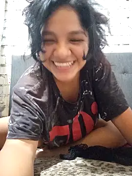 Webcam Model (sivi22)  is live.Free join now!