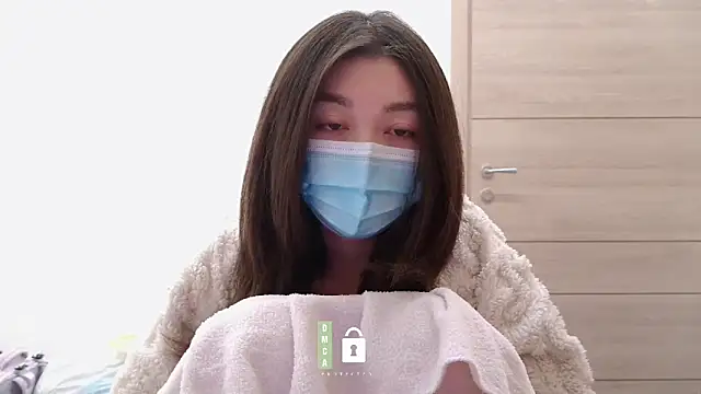 美女fioralba在线直播