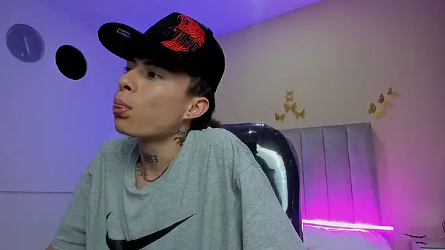 nascary_fox (M twink) - PRECUM