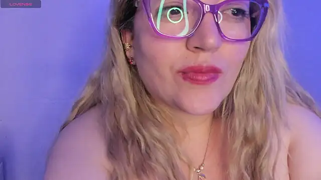 naty_mature_ (F milf) - see my boobs naked?