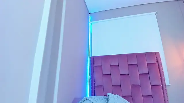 roxy_stonee - Roxy_Stonee's free webcam - UK Sex Cams