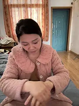 美女xiiuuff18在线直播