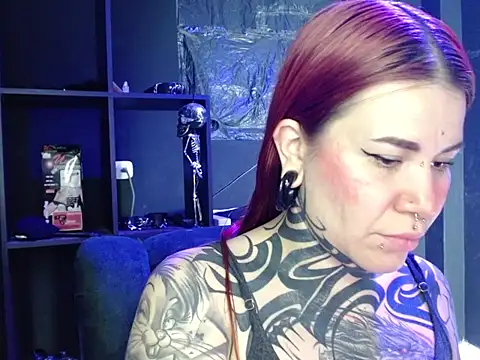 pandora_9666 (F young) - Tongs in my vagina