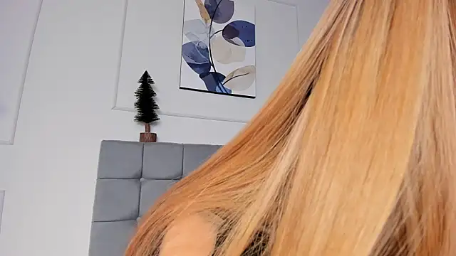 nikolevoshkie_ - Nikolevoshkie_'s free webcam - UK Sex Cams