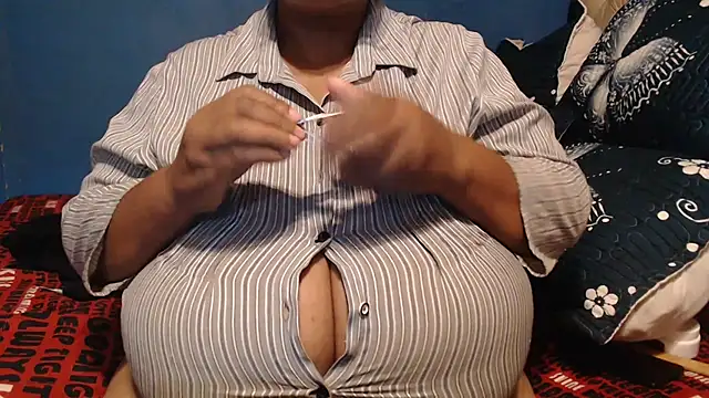 cutefirmmelonss - CUTEFIRMMELONSS's free webcam - UK Sex Cams