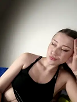 susiee_redd (F young) - Tear my pants and anal